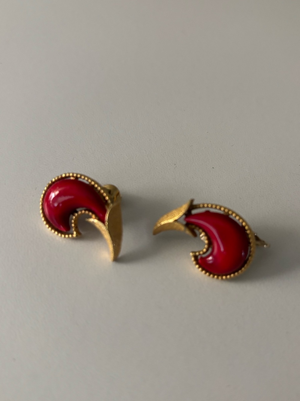 Vintage 1950’s costume clip-on earrings